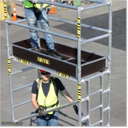 5.2M Scaffolding with Inbuilt Ladder in Foldable Frame and 2 Planks.