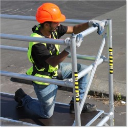 This scaffolding 5M wide, 3M high and 0.8M deep.