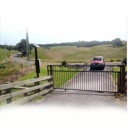 20W Solar Power System for Automatic Gate Openers With Battery Box.
