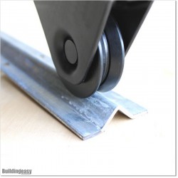 V Shape 3M Long Steel Galvanized Sliding Tracks With Concrete Nails.
