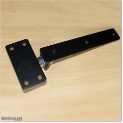 Truly little gap between the gate and post is possible with this hinge. Distance between post and frame of the gate is 5 to 50mm