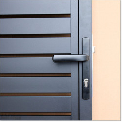 Gate is 1100mm wide (excluding hinge width) and height is 1815mm. Gate comes with Lock